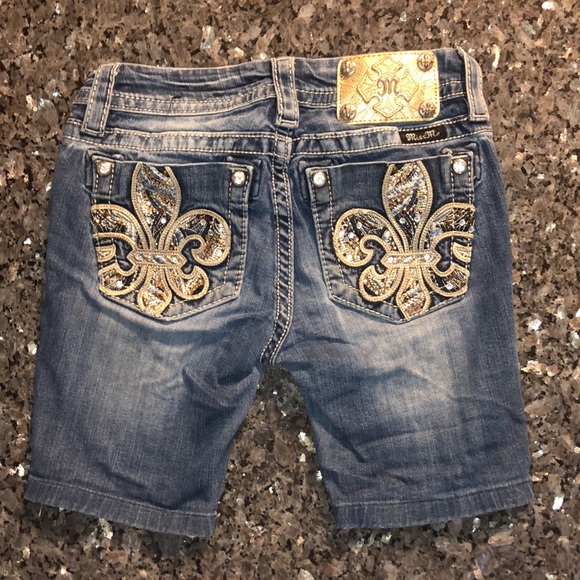 Rare Miss Me Mid-Rise Boot Jean Shorts Gold Highlights - Picture 2 of 9